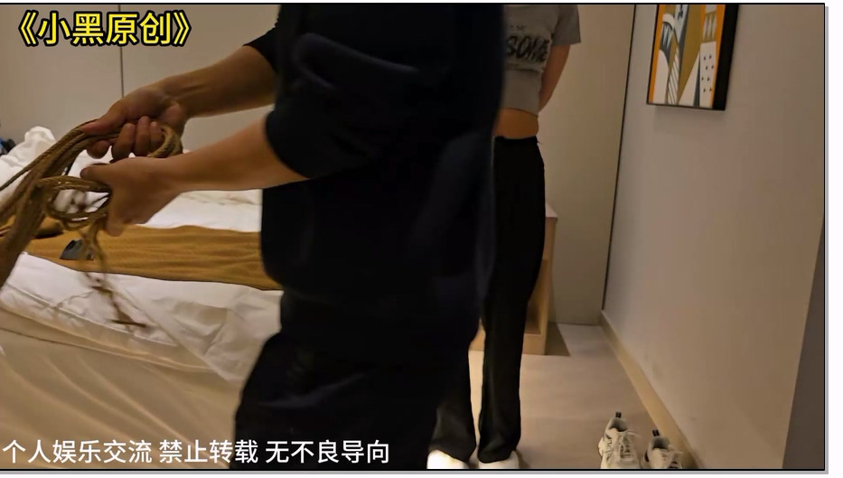 XHYC001-小黑原创 真实惩罚大三女大学生，还是chu女很清纯，体验被捆绑挠痒痒tk，手铐挠脚