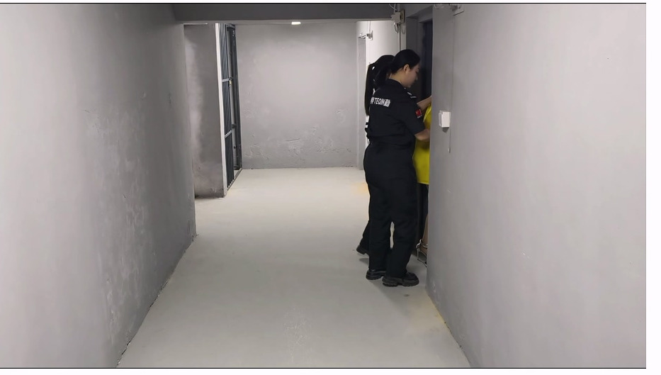 WYS023-忘忧社 新场地模特糯糯出演女犯本系列第三部，四女囚系列之电信诈骗头目李真真在逃